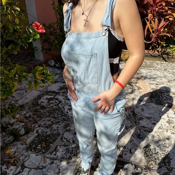 Cute overalls - Picture 1 of 5